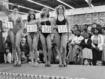 Goldblatt. Saturday morning at the hypermarket, Semifinal of the Miss Lovely Legs Competition, 1980